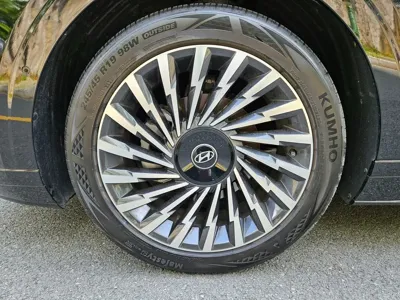 Hyundai Grandeur 2024, 27952 км, за 26825.24 USD