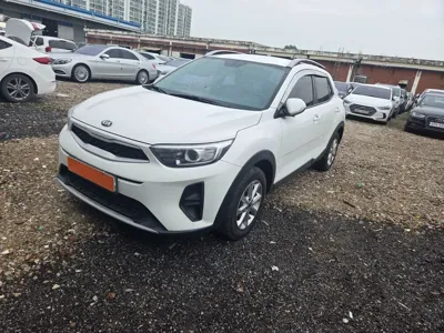Kia Stonic 2018, 242598 км, за 3708.04 USD