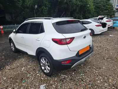 Kia Stonic 2018, 242598 км, за 3708.04 USD