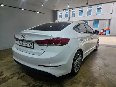 Hyundai Avante 2018, 81146 км, за 6435.67 USD