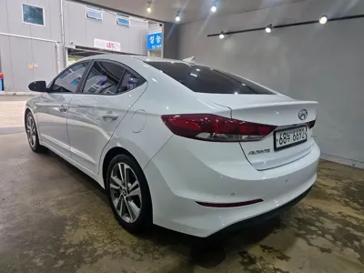 Hyundai Avante 2018, 81146 км, за 6406.53 USD - фото 6