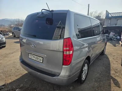Hyundai Starex 2016, 100216 км, за 8205.33 USD