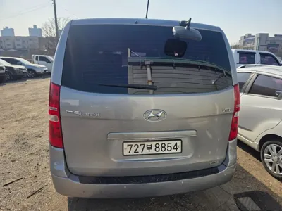 Hyundai Starex 2016, 100216 км, за 8205.33 USD
