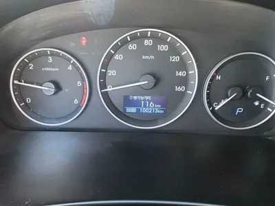 Hyundai Starex 2016, 100216 км, за 8205.33 USD - фото 8