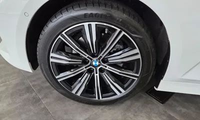 BMW 3-Series 2025, 8842 км, за 27179.21 USD