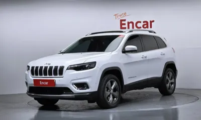 Jeep Cherokee · 2021 год