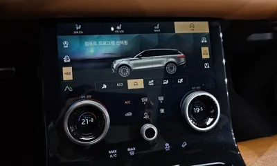 Land Rover Range Rover Velar 2022, 43517 км, за 65636.08 USD - фото 27