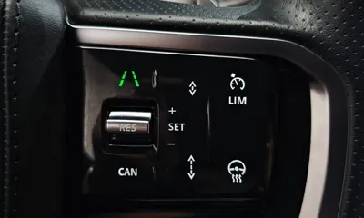 Land Rover Range Rover Velar 2022, 43517 км, за 65636.08 USD - фото 29