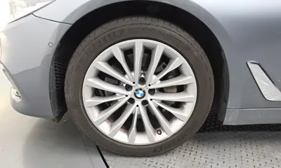 BMW 5-Series 2019, 101568 км, за 14113.17 USD