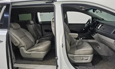 Kia Canival 2015, 67500 км, за 8729.63 USD - фото 10