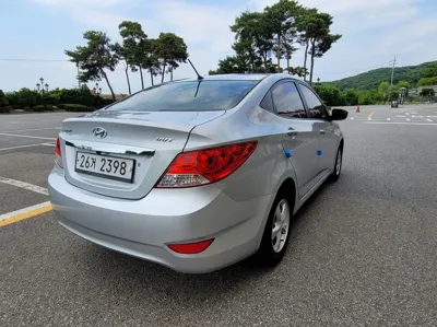 Hyundai Accent 2012, 83000 км, за 2494.42 USD