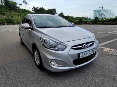 Hyundai Accent 2012, 83000 км, за 2494.42 USD