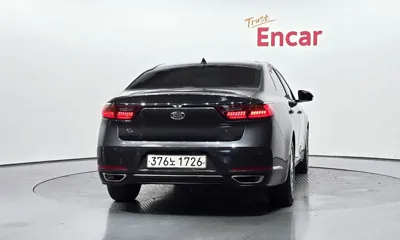 Kia K7 2018, 121986 км, за 7214.13 USD