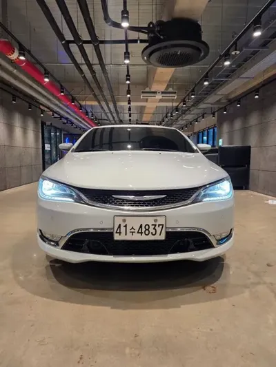 Chrysler 200 · 2015 год