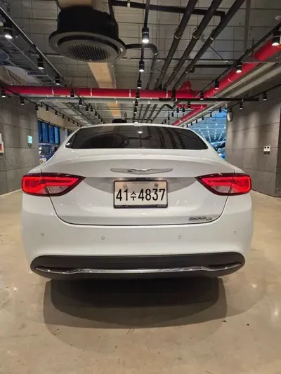 Chrysler 200 2015, 90000 км, за 3303.6 USD
