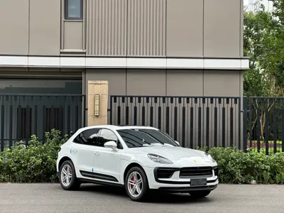 Porsche Macan 2023, 30000 км, за 49874.99 USD
