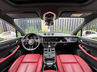 Porsche Macan 2023, 30000 км, за 49874.99 USD - фото 9