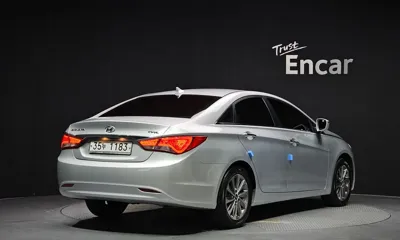 Hyundai Sonata 2013, 128346 км, за 3386.08 USD