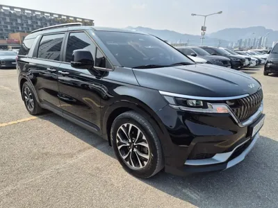 Kia Canival 2023, 47564 км, за 17421.82 USD