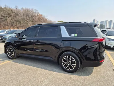 Kia Canival 2023, 47564 км, за 17421.82 USD