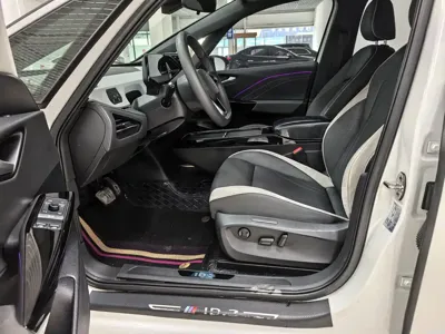Volkswagen ID.3 2024, 77500 км, за 11594.83 USD