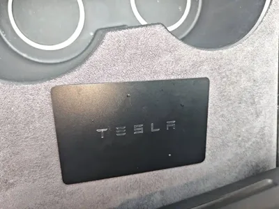 Tesla Model Y 2023, 108200 км, за 22507.85 USD - фото 9