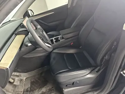 Tesla Model Y 2023, 108200 км, за 22507.85 USD - фото 15
