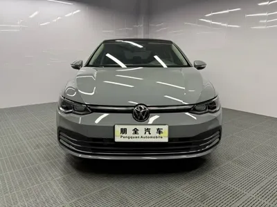 Volkswagen Golf 2023, 10000 км, за 19153.18 USD