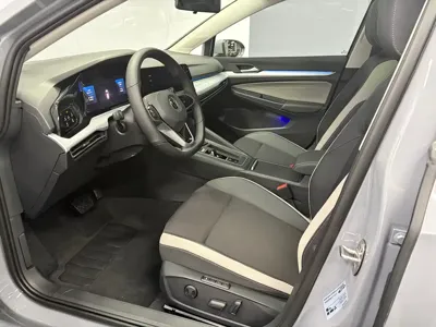 Volkswagen Golf 2023, 10000 км, за 19125.06 USD - фото 6
