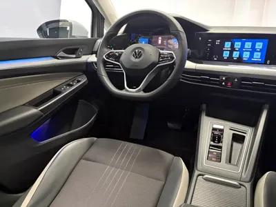 Volkswagen Golf 2023, 10000 км, за 19125.06 USD - фото 8