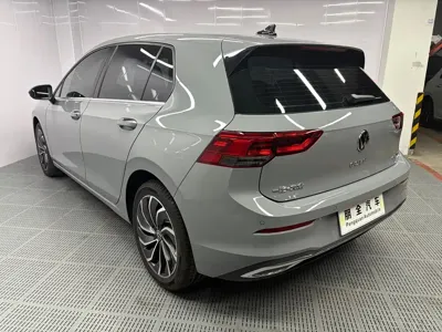 Volkswagen Golf 2023, 10000 км, за 19125.06 USD - фото 18