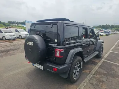 Jeep Wrangler 2023, 51000 км, за 37661.05 USD