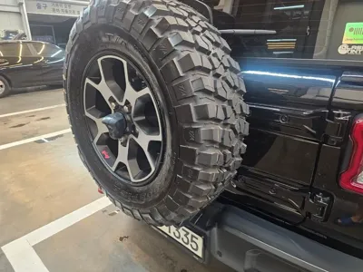 Jeep Wrangler 2023, 51000 км, за 37661.05 USD - фото 6
