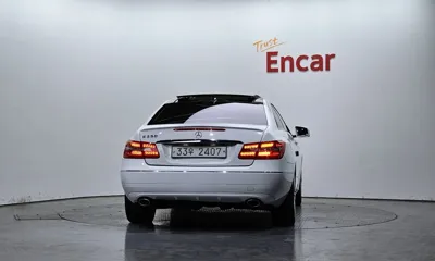 Mercedes-Benz E-Class 2013, 98254 км, за 4926.43 USD