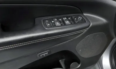 Jeep Cherokee 2015, 160943 км, за 7155.05 USD - фото 11