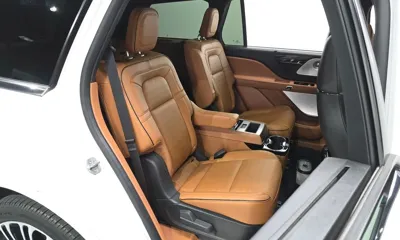 Lincoln Aviator 2023, 47800 км, за 31249.58 USD - фото 12