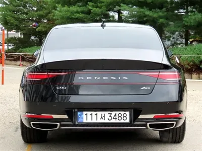 Genesis G90