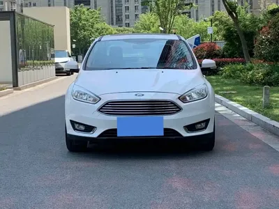 Ford Focus 2016, 91000 км, за 2972.28 USD