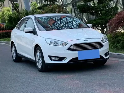 Ford Focus 2016, 91000 км, за 2972.28 USD