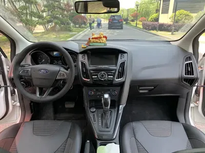Ford Focus 2016, 91000 км, за 2972.28 USD