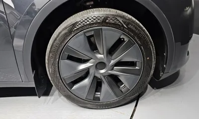 Tesla Model Y 2024, 36305 км, за 25677.69 USD