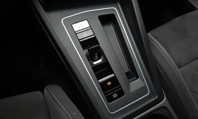 Volkswagen Golf 2022, 27747 км, за 19528.55 USD - фото 9