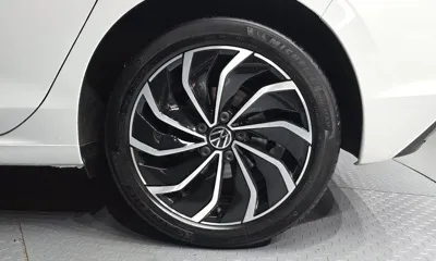 Volkswagen Golf 2022, 27747 км, за 19528.55 USD - фото 21