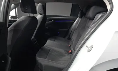 Volkswagen Golf 2022, 27747 км, за 19528.55 USD - фото 26