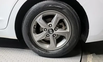 Hyundai Avante 2017, 91793 км, за 5087.54 USD