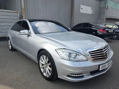 Mercedes-Benz S-Class 2011, 117000 км, за 6511.69 USD