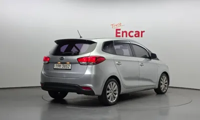Kia Carens 2015, 138952 км, за 3277.72 USD