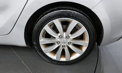 Kia Carens 2015, 138952 км, за 3277.72 USD