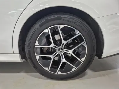 Mercedes-Benz E-Class 2024, 31000 км, за 34752.64 USD - фото 7
