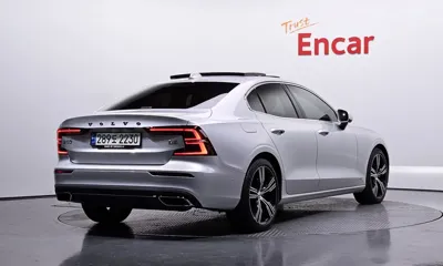 Volvo S60 2021, 16674 км, за 21125.81 USD